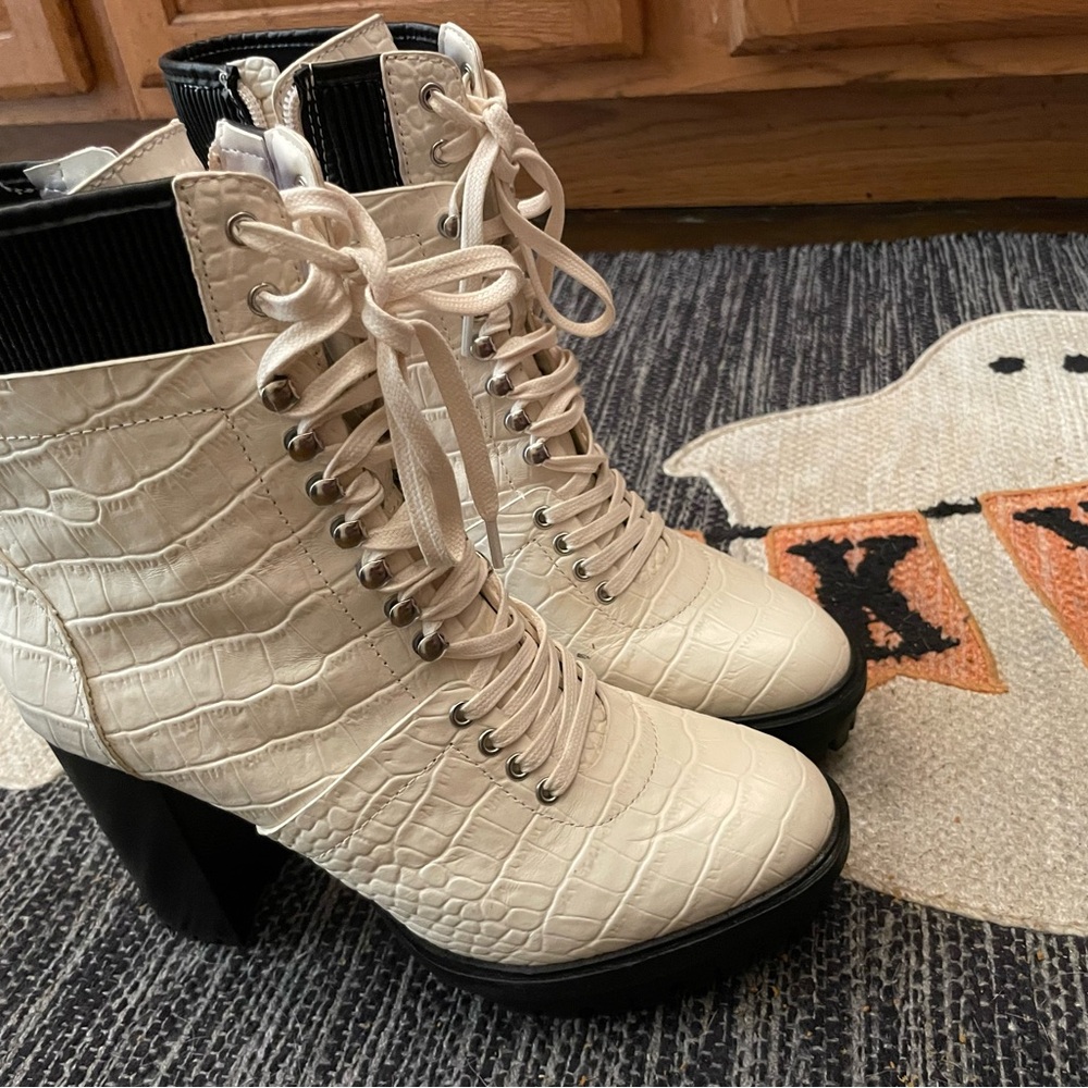 Vince Camuto Cream Lace-Up Boots